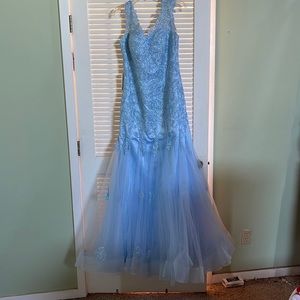 Baby blue nwt formal mermaid dress very fitted size 12